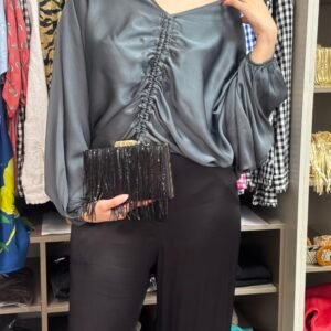 BLUSA CON DRAPIADO DELANTERO